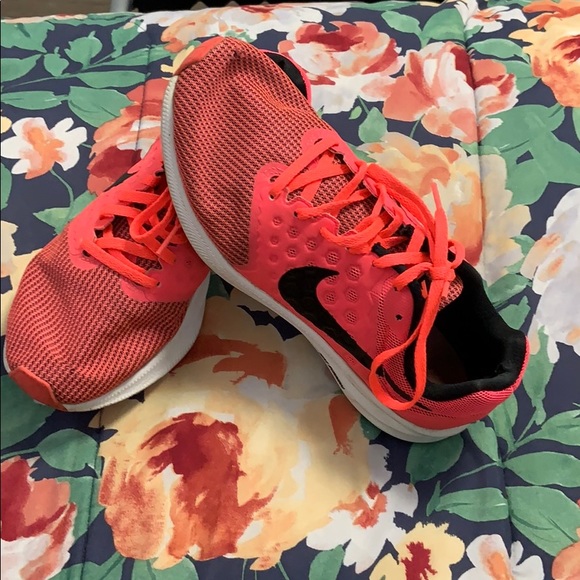 Neon Pink Nike Downshifter 7 Athletic Shoes - Picture 1 of 4